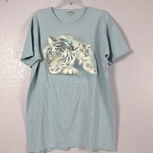 Vintage Siegfried & Roy to the Mirage, Las Vegas graphic night shirt